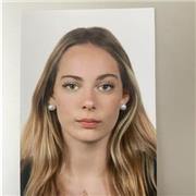 Me llamo Claudia, tengo 19 años y me gusta trabajar con niños. Soy amable, educada y extrovertida.